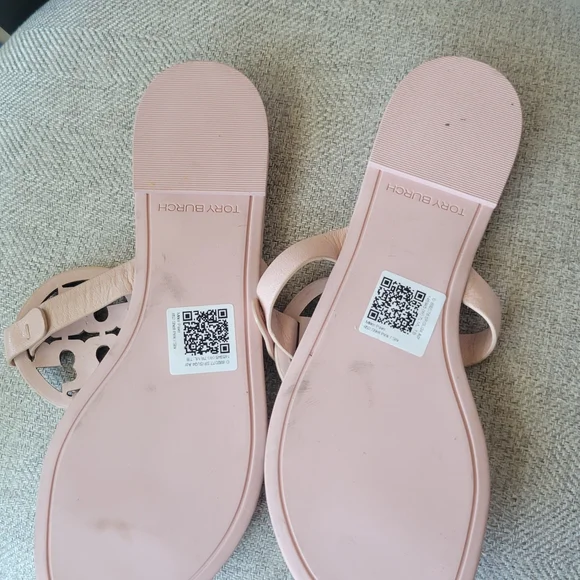 Tory Burch Pink Sandals with Signature Medallion - Picture 2 of 2
